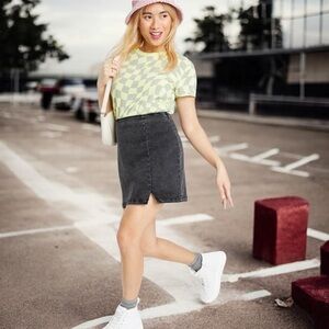 Notch Front Seamed Denim Mini Skirt Black
Wash Wild Fable Jean Stretch Slit